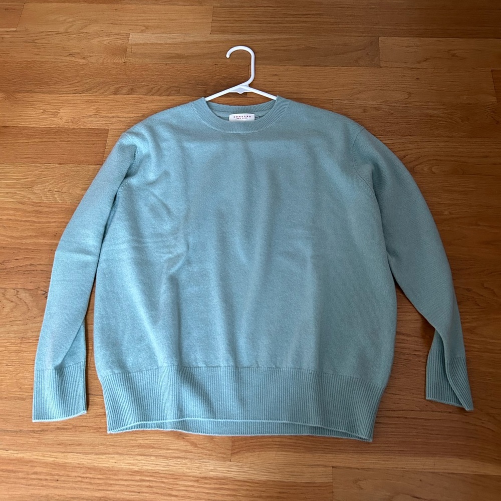 NWT DEMYLEE Women’s Mint green Crewneck Sweater